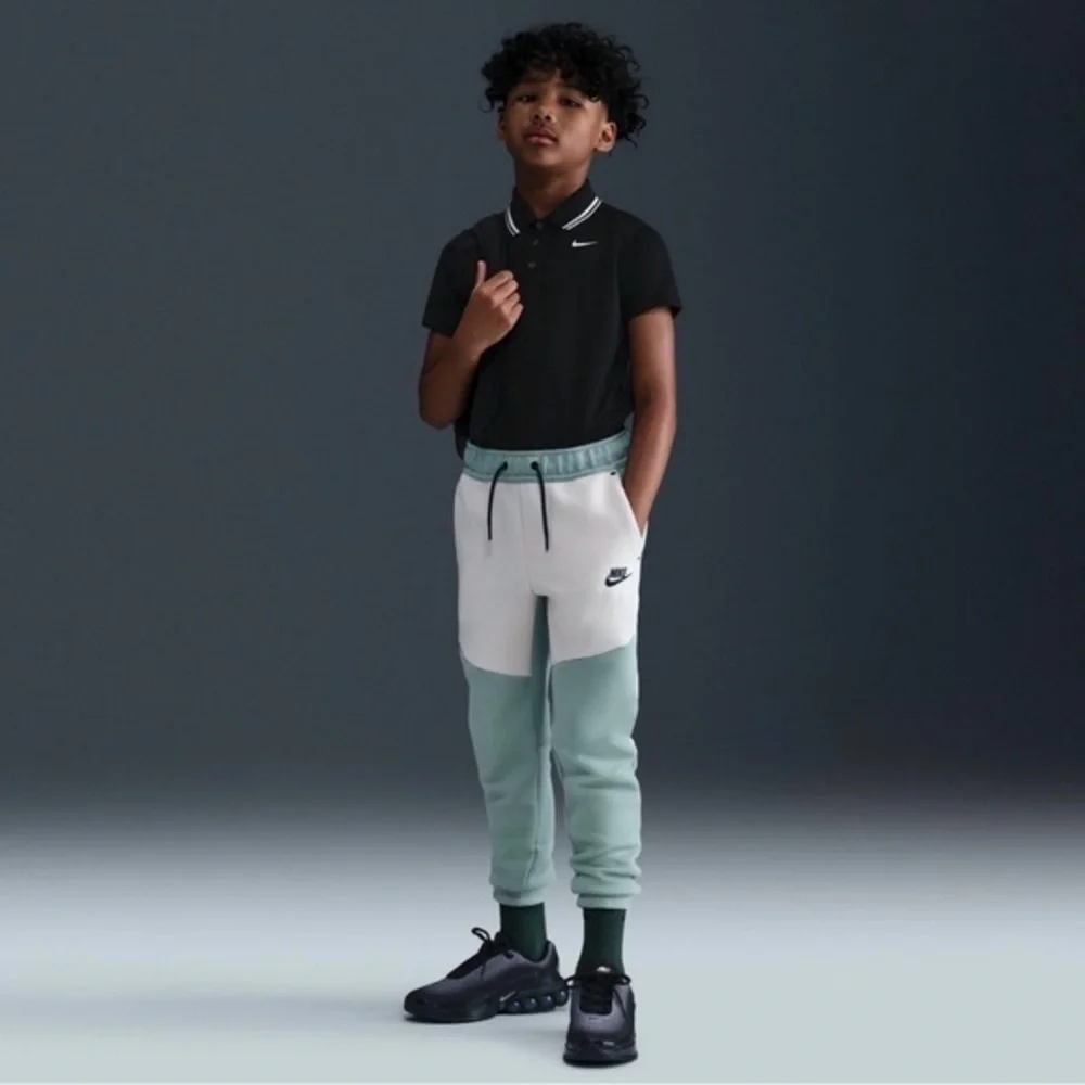 NWT Nike Sportswear Tech Fleece Joggers Pant Big Kids Size X Small HV5869 XS